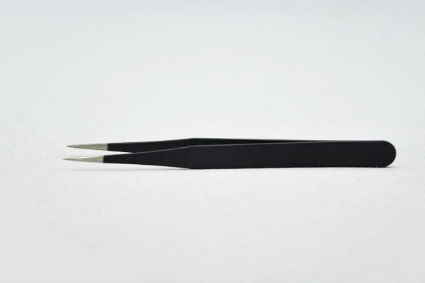 Pinzette 11.6 cm spitzig, schwarz
