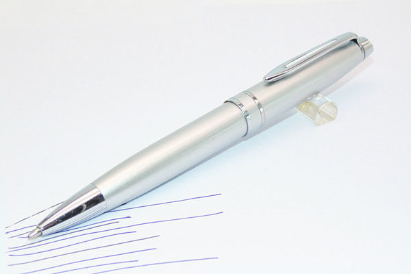 Kugelschreiber mit Rollerball-Mine blau, 142mm, 36g, silber