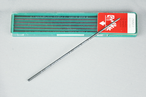 CARAN D'ACHE Graphitminen F, 2 mm, 120 mm lang, 12 Stück
