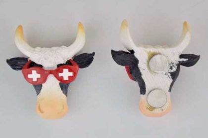 Splash Magnet-Kuhkopf mit SWITZERLAND-Brille