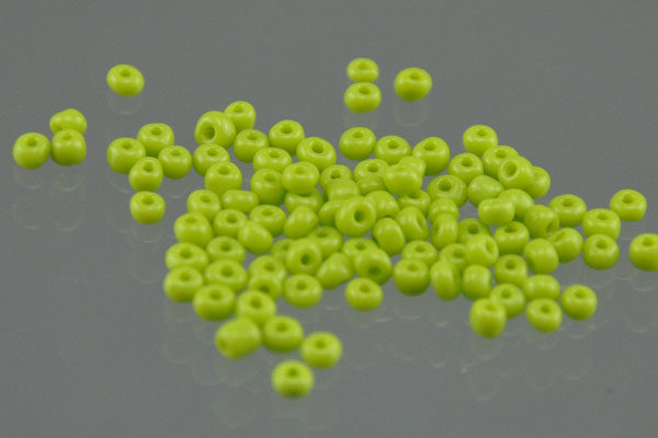 1000 Mini-Beads, Charms 2 mm, hellgrün