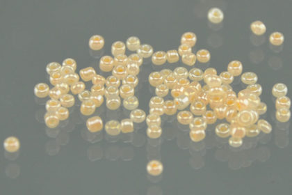 1000 Mini-Beads, Charms 2 mm, lachsfarben