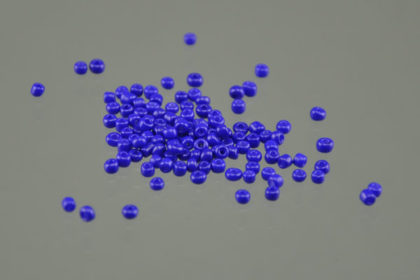 1000 Mini-Beads, Charms 2 mm, dunkelblau