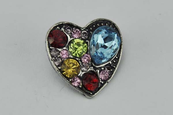 Charm Button für Armbänder und Ketten, Herz mit farbigen Kristallen