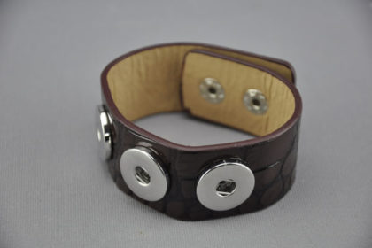 PU-Leder Armband 23cm mit 3 Buttons für Charm, dunkelbraun