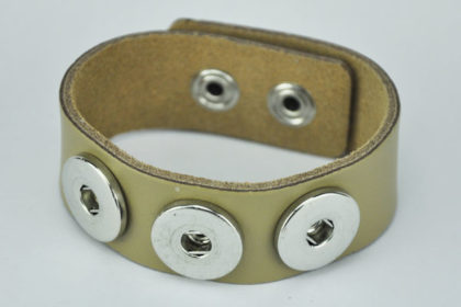 PU-Leder Armband 23,5 cm mit 3 Buttons für Charm, beige