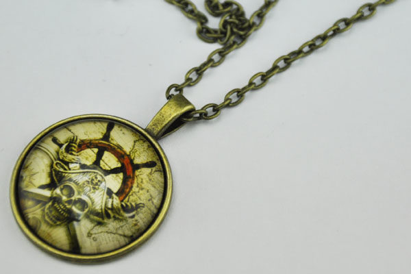 Vintage Bronze Kette mit Glas-Chain TOTENKOPF MIT STEUERRAD
