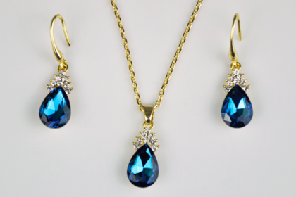 Schmuck-Set: 925 Sterling Silber Halskette mit Kristall Wassertropfen blau sowie passende Clip-Ohrringe