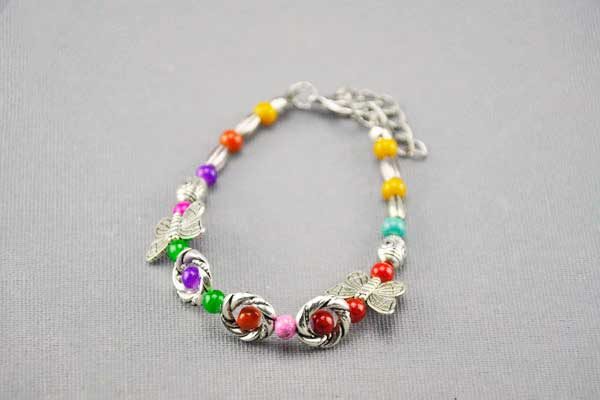 Armband 16 - 20cm mit vielen Schmetterling-Beads und bunten Perlen