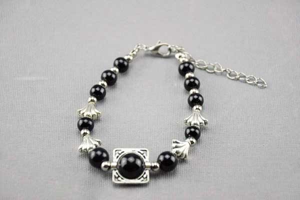 Armband 16 - 20cm mit vielen Beads und schwarzen Perlen