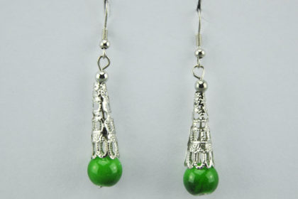 1 Paar Ohranhänger mit grünen Perlen