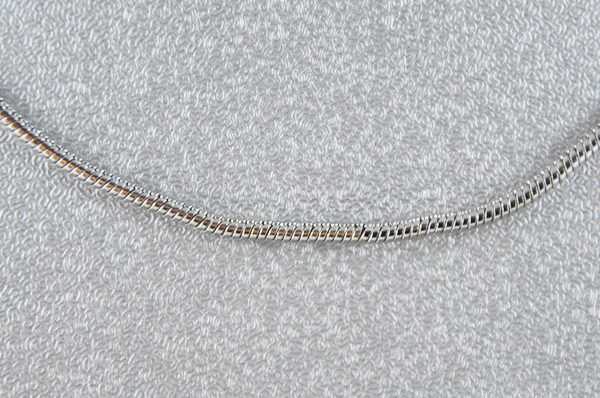 Schlangenhalskette mit Verschluss 45 cm, 2mm