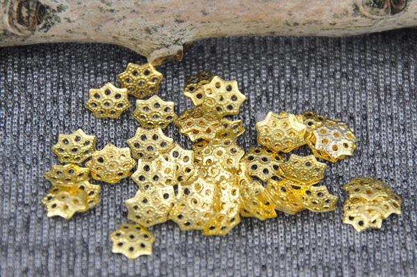10 Stück Perlenende goldfarben, 1 x 5 mm