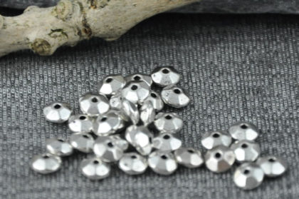 10 Stück Tibet Silber Perlen 6 x 6mm, versilbert