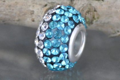 Beads mit klaren und blauen Kristallen 14 mm, versilbert
