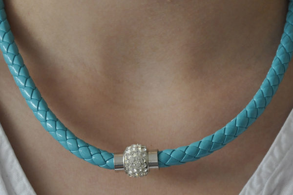 Shamballa Kette mit klaren Kristallen, türkis