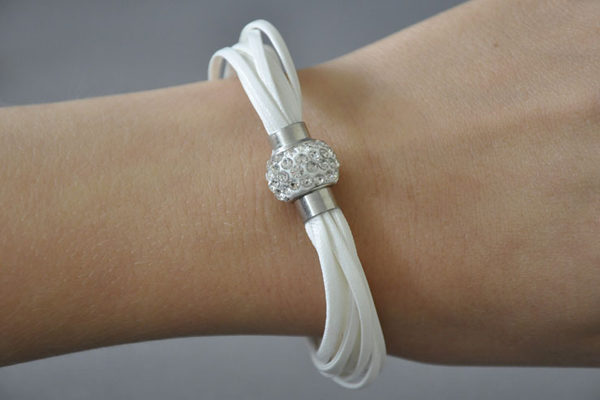 Shamballa Armband mit klaren Kristallen, weiss