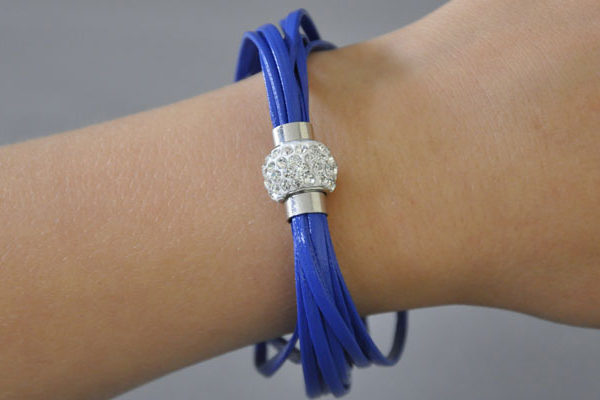 Shamballa Armband mit klaren Kristallen, blau