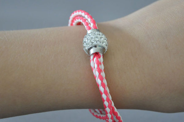 Shamballa Armband mit klaren Kristallen, pink-weiss