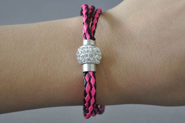Shamballa Armband mit klaren Kristallen, pink-schwarz