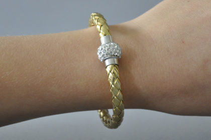 Shamballa Armband mit klaren Kristallen, goldig