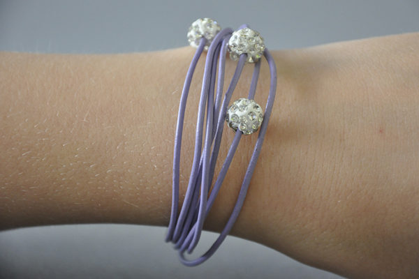 Shamballa Armband mit 3 klaren Kristallen, violett