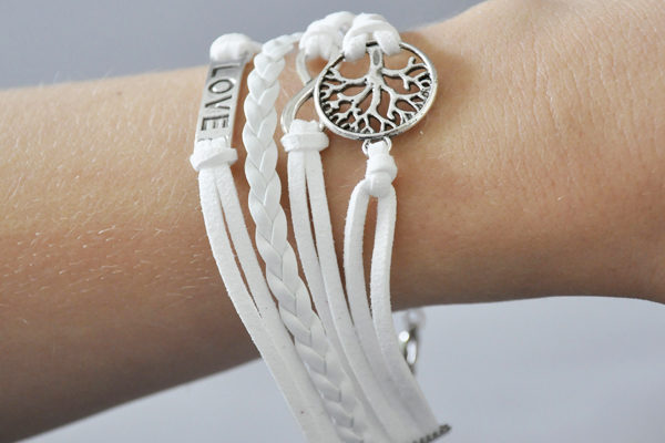 PU-Leder Armband mit Strängen und Anhängern, weiss