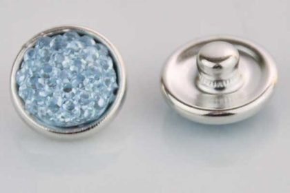Chunk Button 12mm für Armbänder und Ketten, hellblaue Kristalle
